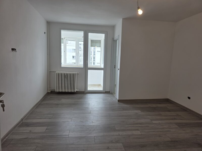 Titan, 10 minute metrou, chiar la parcul Titanii, pe Prisaca Dornei