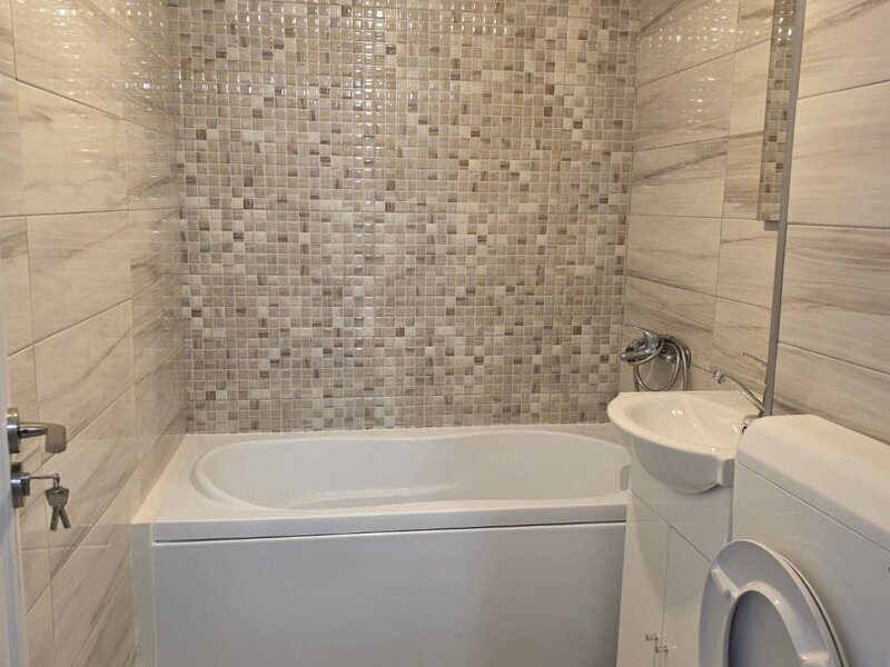 Titan, 10 minute metrou, chiar la parcul Titanii, pe Prisaca Dornei